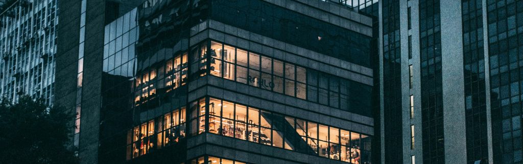 Immeuble de bureaux à Bangkok représentant une société d'investissement Thaïlande en pleine activité.