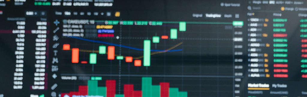 Candlestick chart showing market trends, symbolizing the growth of the Digital Economy in Thailand